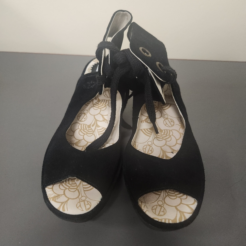 Fly London Yaffa Black Suede Lace-Up Ankle Strap Wedge Platform Sandal Sz 41.
